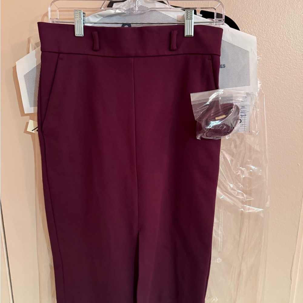 Elegant Ann Taylor Burgundy Skirt w/front slit